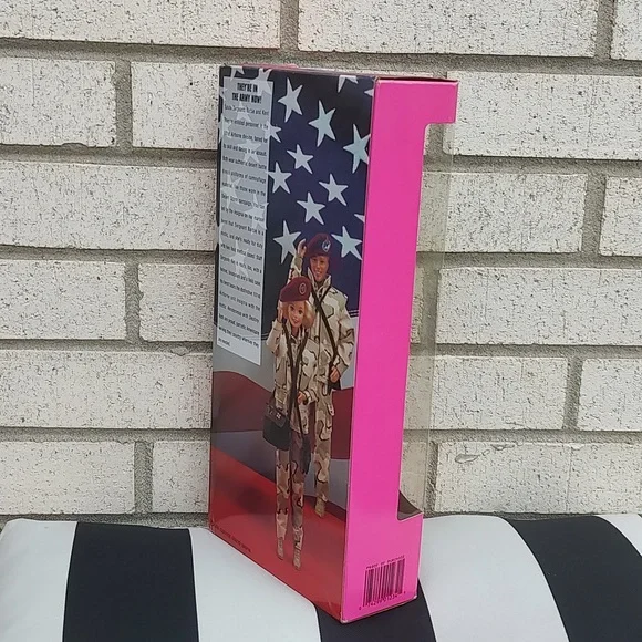 1992 Army Barbie - Picture 5 of 11